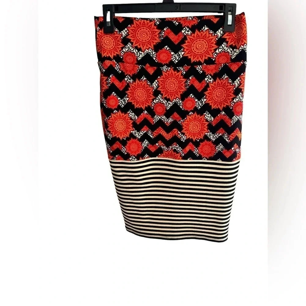 LuLaRoe Cassie Skirt Stripes & Sun Print Women’s Size Small